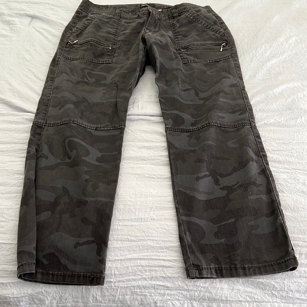 Supplies by Union Bay women Dark Gray Camo Side Zip Skinny Pants